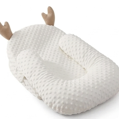 Coussin allaitement incliné cerf