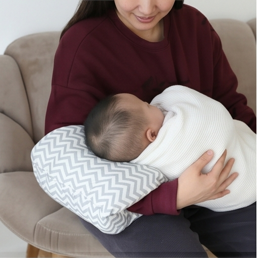 Coussin d’allaitement pour le bras gris/blanc